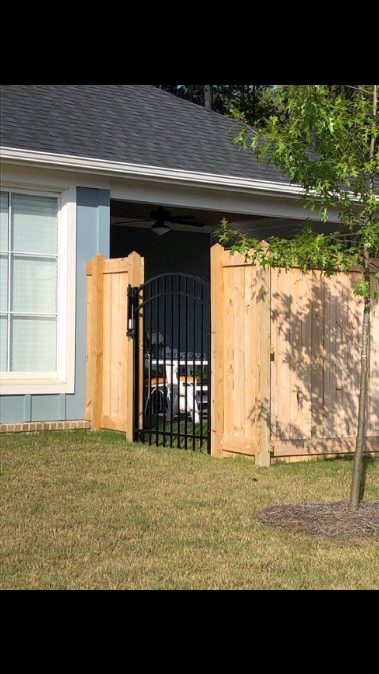 Reynolds Priv With 5 Arched Alum Gate fence installed by Shelby Fence Company in Alabaster, AL